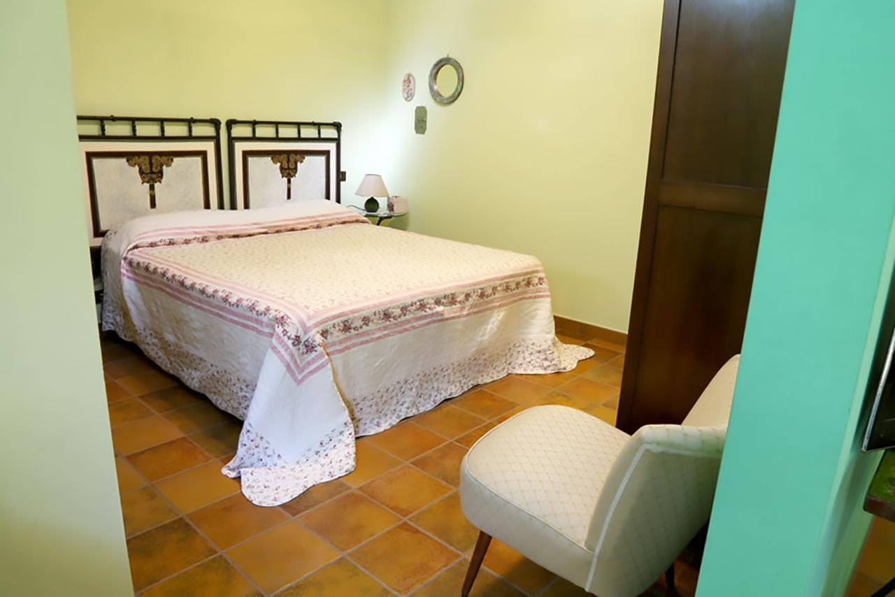 La Locanda Del Picchio Country House Morro dʼOro Exterior foto